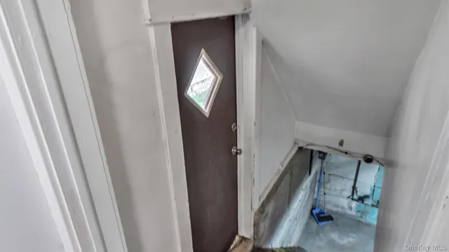 $899,000 | 3 Walnut Place, Great Neck, NY 11021