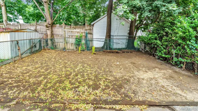 $899,000 | 3 Walnut Place, Great Neck, NY 11021