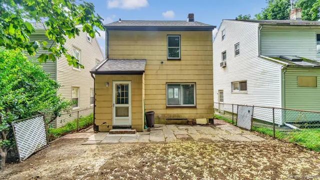 $899,000 | 3 Walnut Place, Great Neck, NY 11021