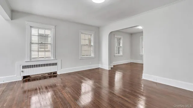 $899,000 | 3 Walnut Place, Great Neck, NY 11021