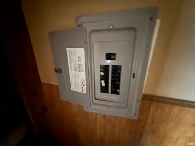 $59,000 | 428 North Lincoln Avenue, Oakland City, IN 47660