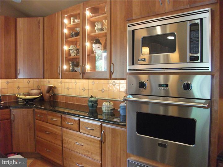 4 Snowden Road Bala Cynwyd, PA 19004 - Photo 3 of 20 Kitchen