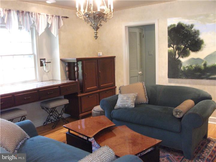 4 Snowden Road Bala Cynwyd, PA 19004 - Photo 5 of 20 Living Room