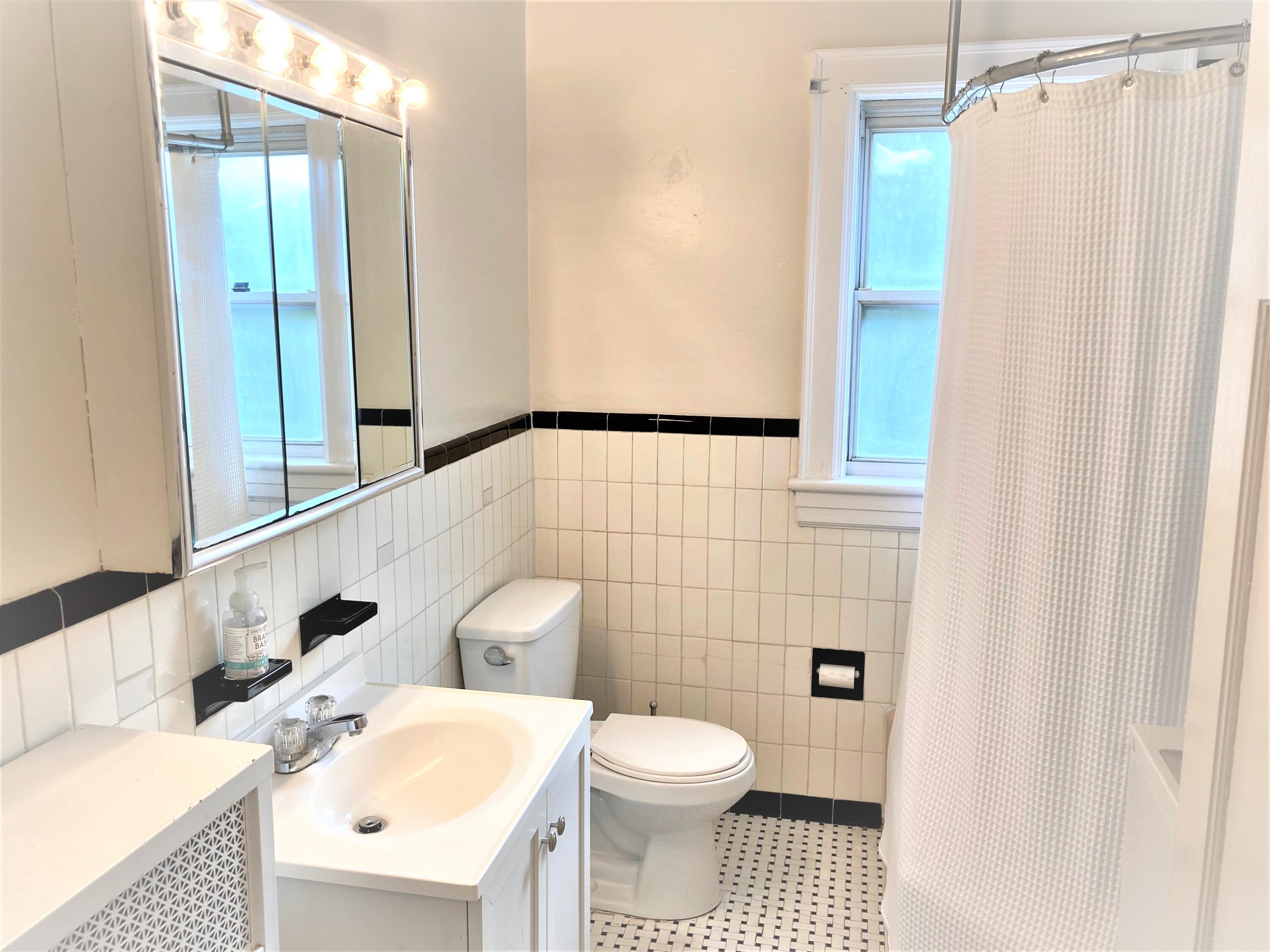 1836 Wakefield Road Southwest Roanoke, VA 24015 - Photo 13 of 19 Wakefield bathroom
