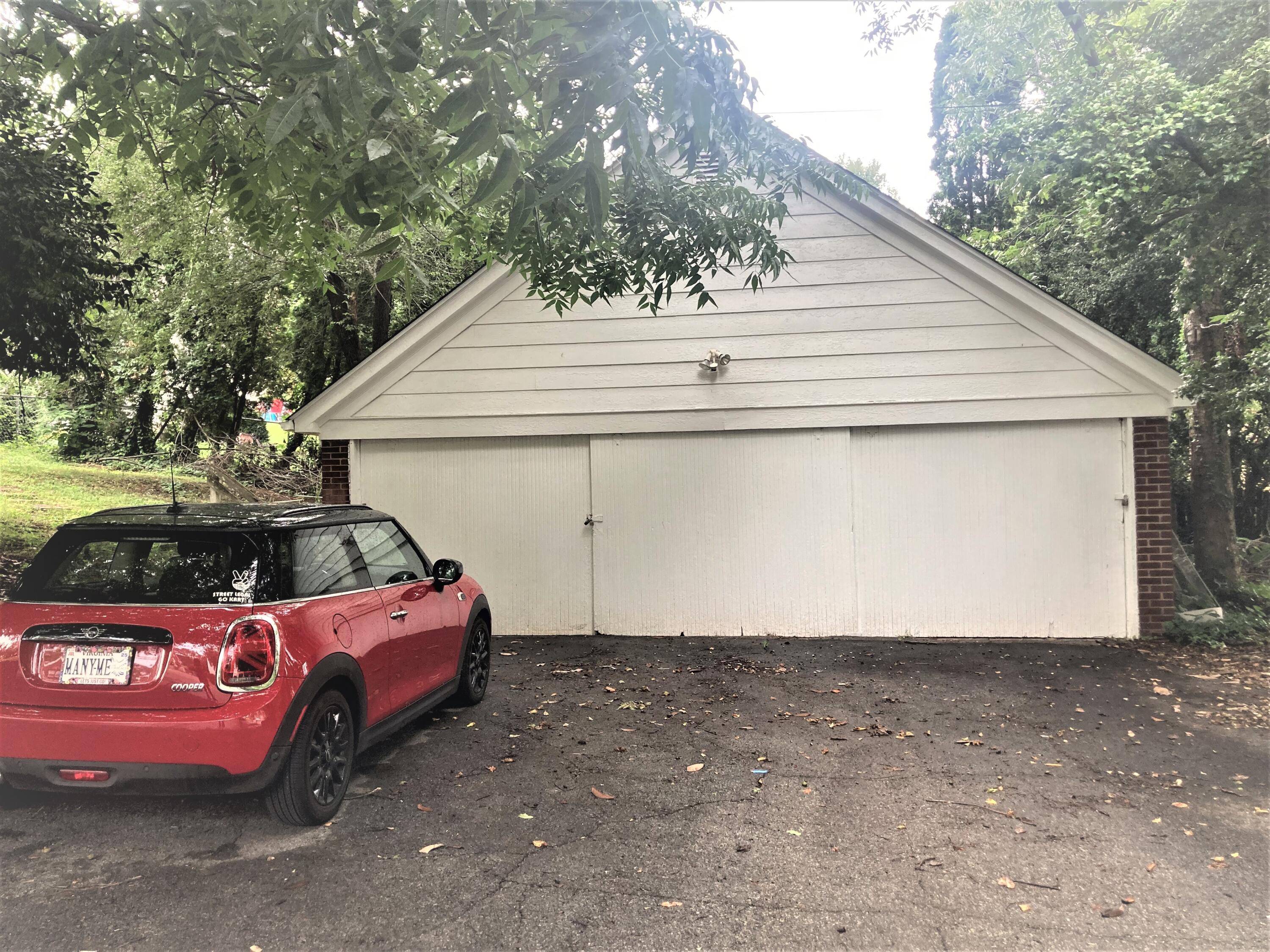 1836 Wakefield Road Southwest Roanoke, VA 24015 - Photo 18 of 19 wakefield garage