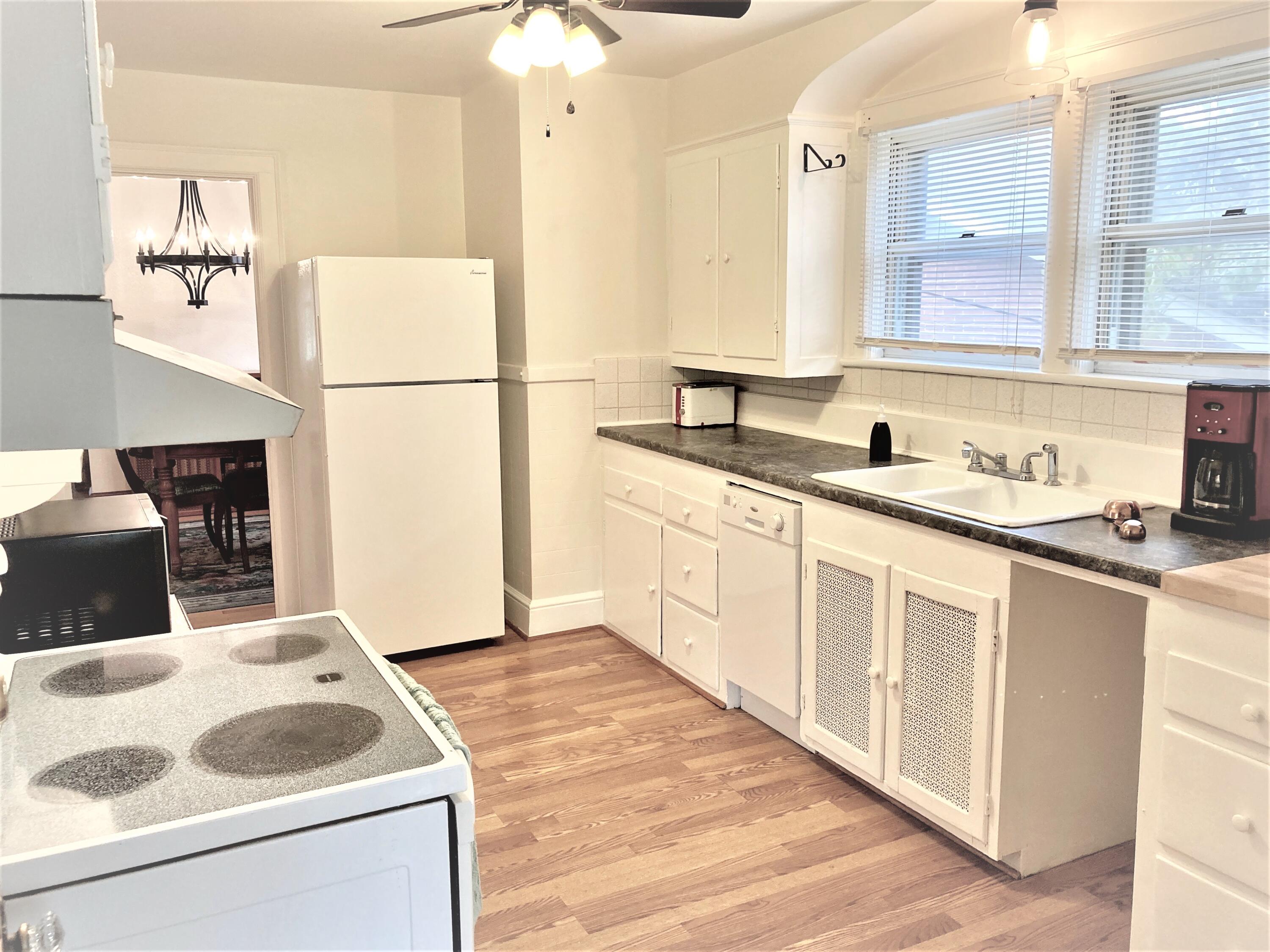 1836 Wakefield Road Southwest Roanoke, VA 24015 - Photo 6 of 19 wakefield kitchen 2
