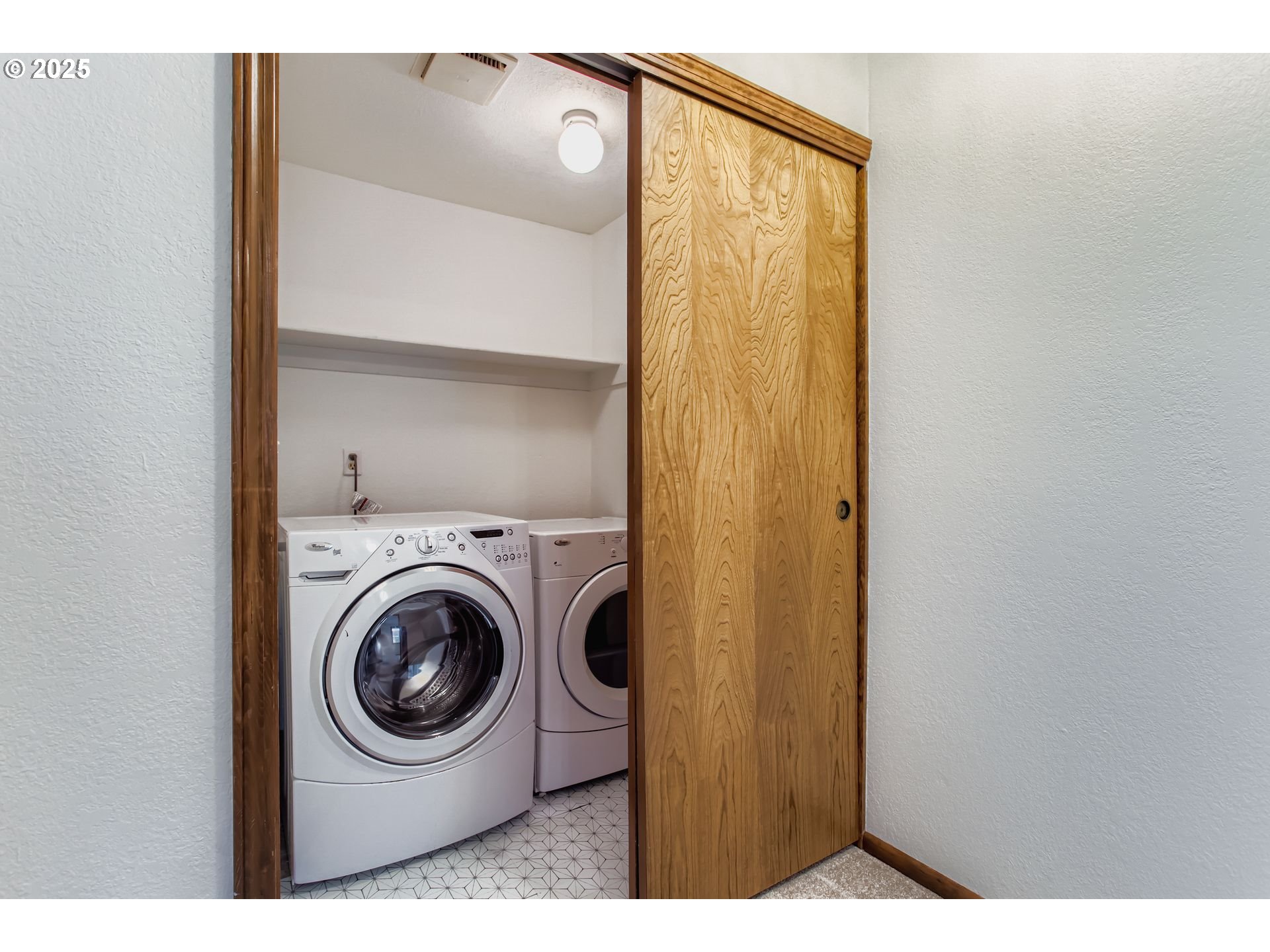 3248 Northeast 29th Street Gresham, OR 97030 - Photo 30 of 40 a utility room with dryer and washer