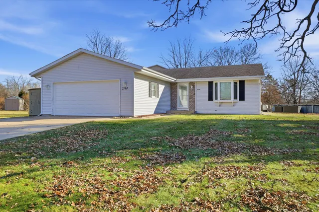 $405,000 | 2190 North Shore Drive, East Troy, WI 53120