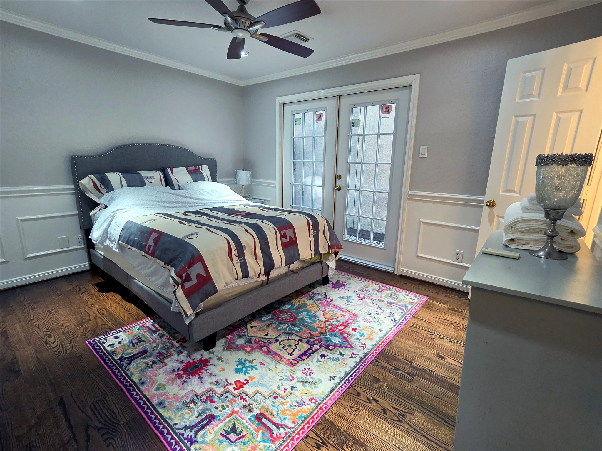 4509 Hazard Street Houston, TX 77098 - Photo 4 of 19 Furnished bedroom on 1st floor