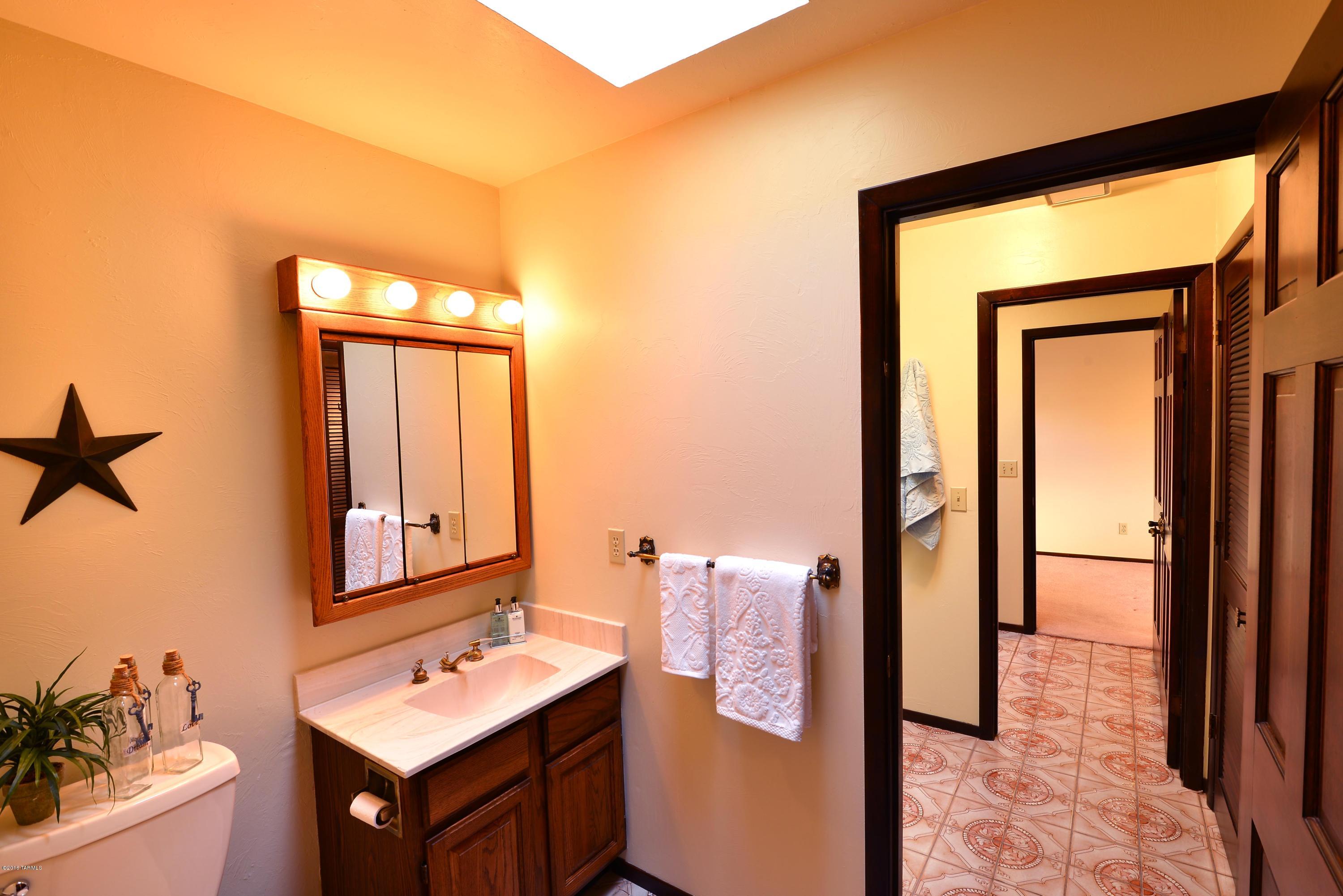 4010 East Cocopas Road Tucson, AZ 85718 - Photo 10 of 26 Gallery Image 10