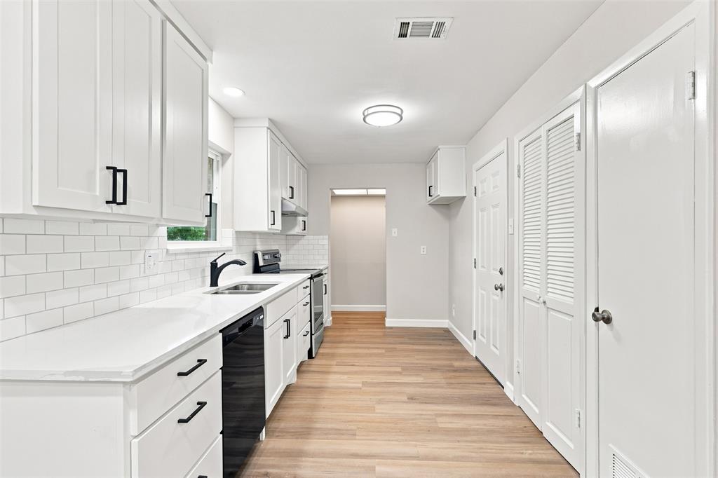 2730 Ridgewood Street Irving, TX 75062 - Photo 10 of 27 Gallery Image 10