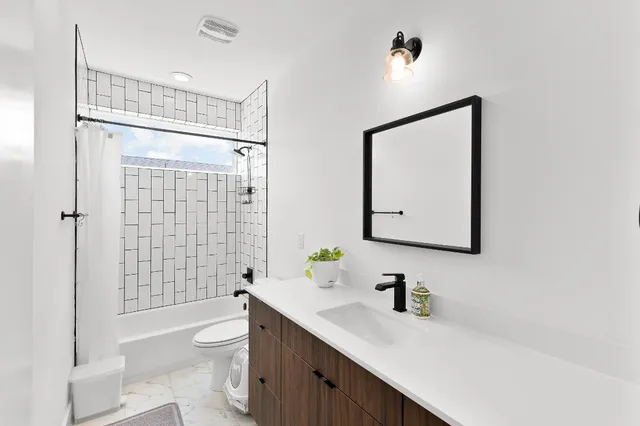 $2,650 | 3807 East 51st Street, Unit 3, Austin, TX 78723