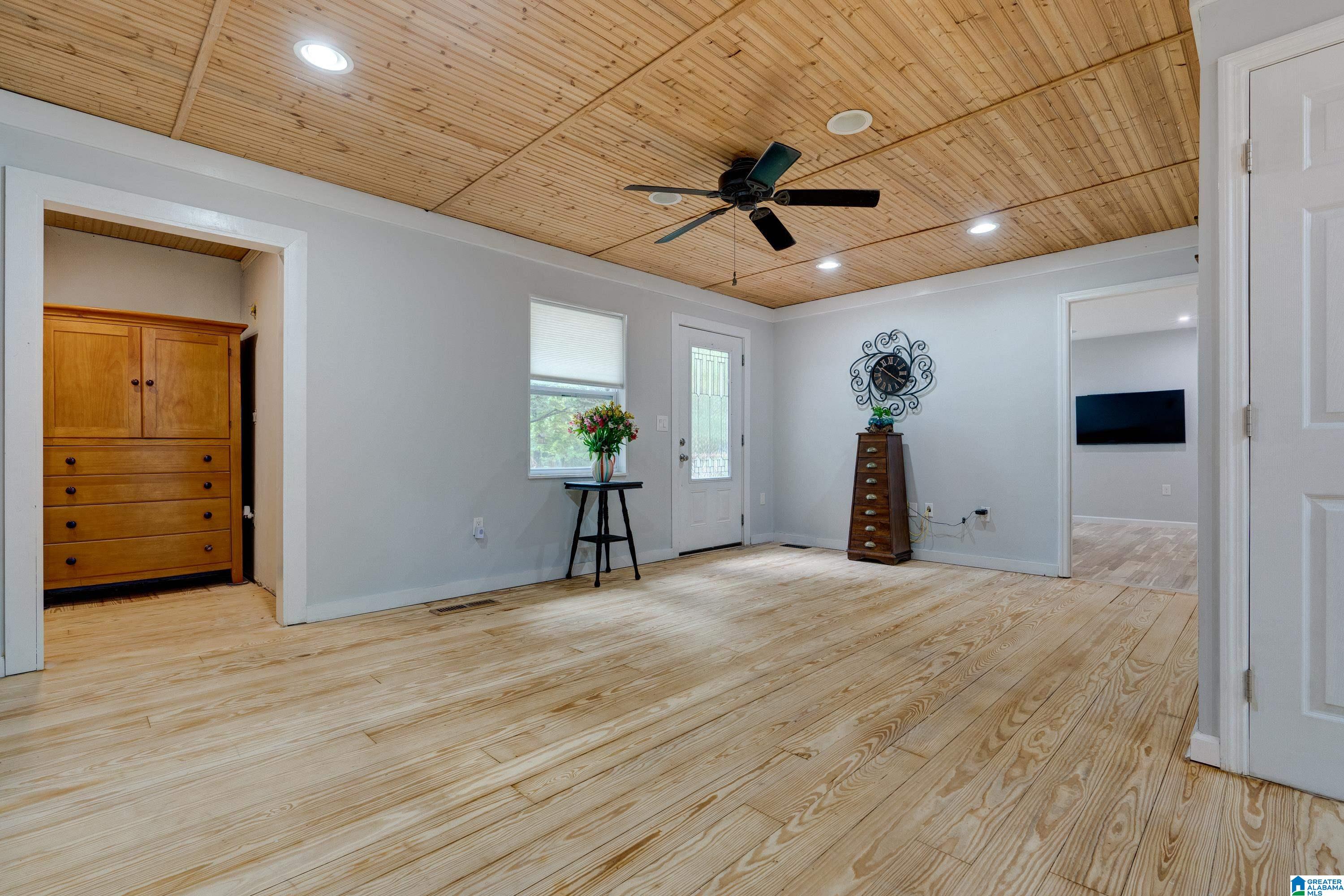 2016 Crest Lane Birmingham, AL 35226 - Photo 4 of 25