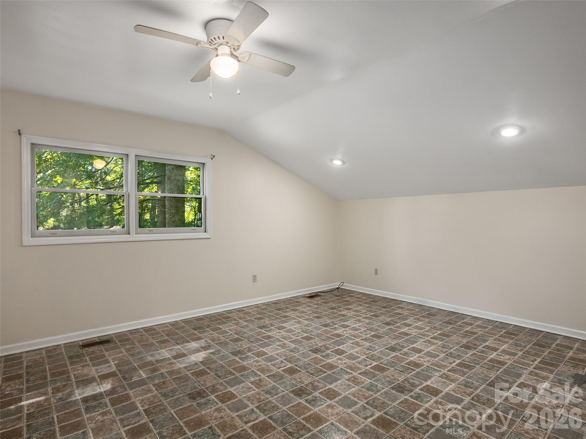 623 Owensby Road Hendersonville, NC 28792 - Photo 32 of 36 Gallery Image 32