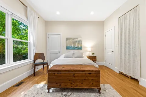 $1,075,000 | 36 Oak Street, Unit 1, Somerville, MA 02143