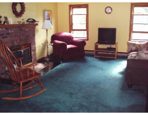 2 Thayer Street Upton, MA 01568 - Photo 5 of 10 Gallery Image 5