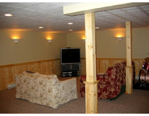 2 Thayer Street Upton, MA 01568 - Photo 8 of 10 Gallery Image 8