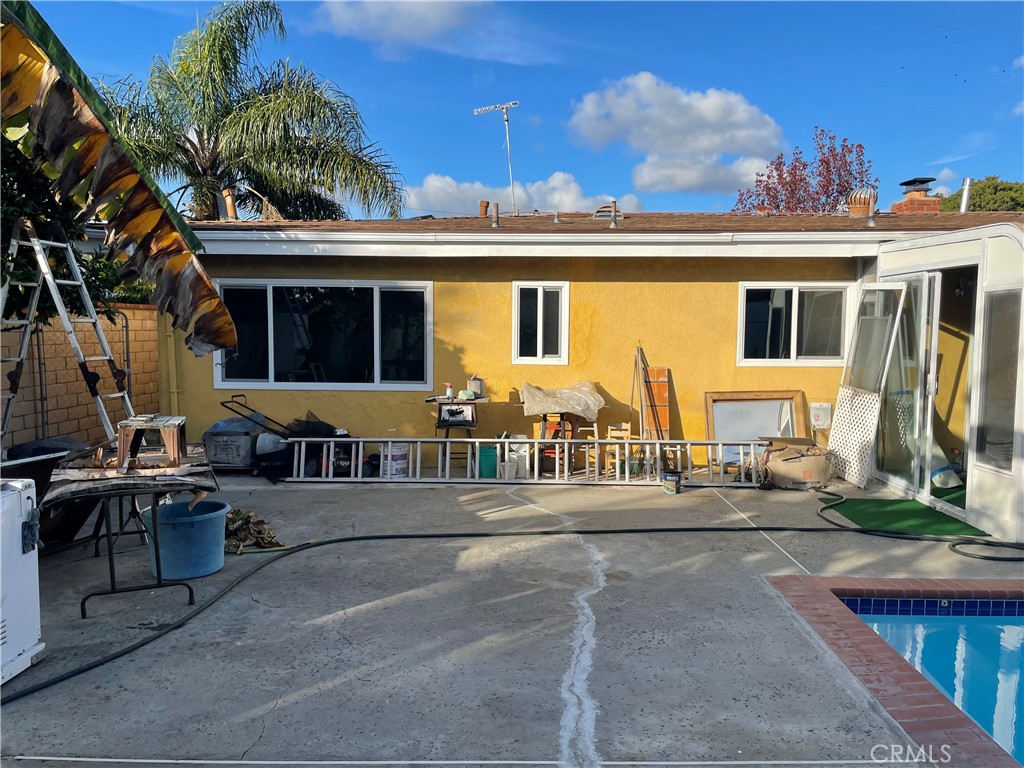 825 Sonora Road Costa Mesa, CA 92626 - Photo 29 of 37 a view of a house with a patio