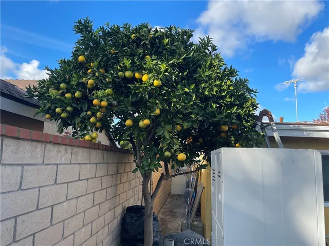 $1,330,000 | 825 Sonora Road, Costa Mesa, CA 92626