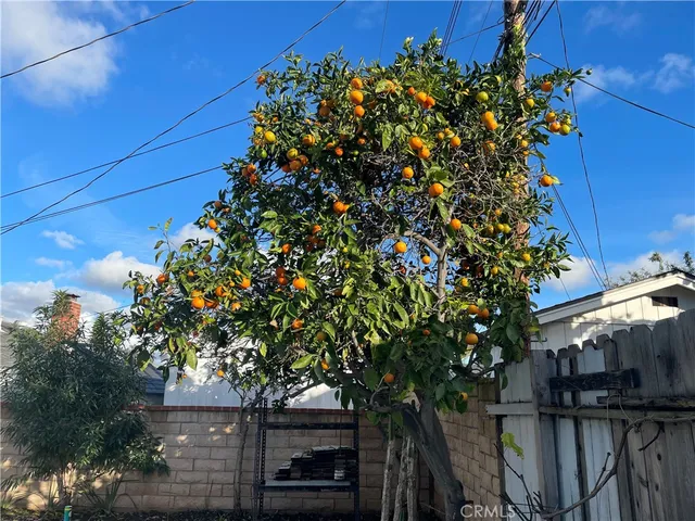 $1,330,000 | 825 Sonora Road, Costa Mesa, CA 92626