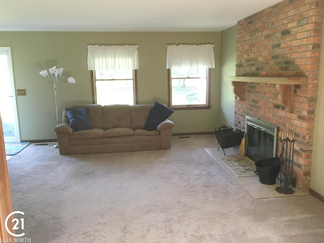 60655 Kunstman Road Ray, MI 48096 - Photo 3 of 21 living room