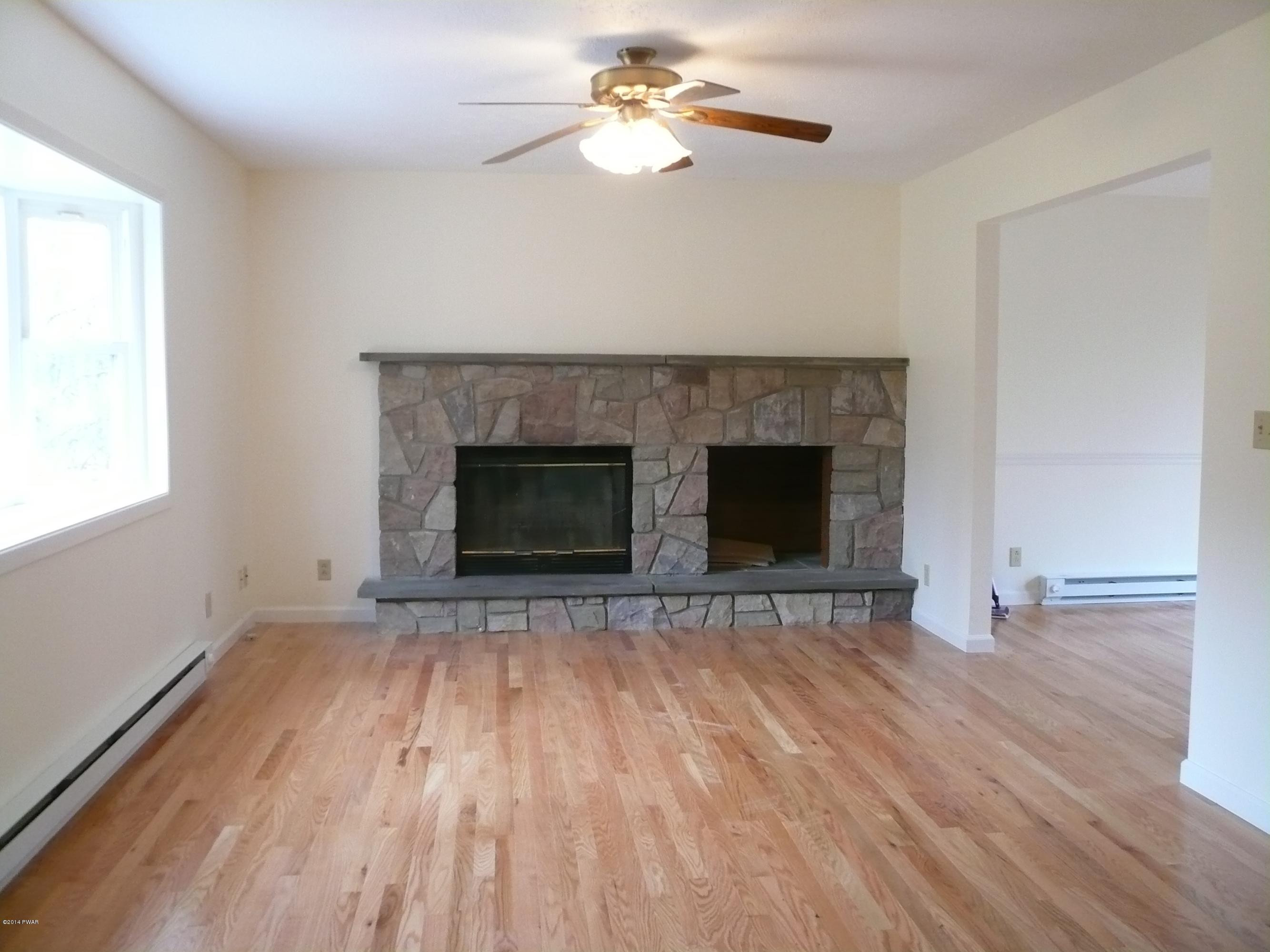 64 Spring Court Bushkill, PA 18324 - Photo 4 of 20