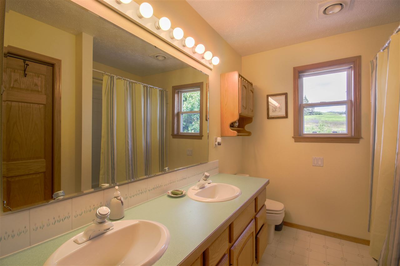 6421 South Dearborn Road Spokane, WA 99223 - Photo 11 of 20
