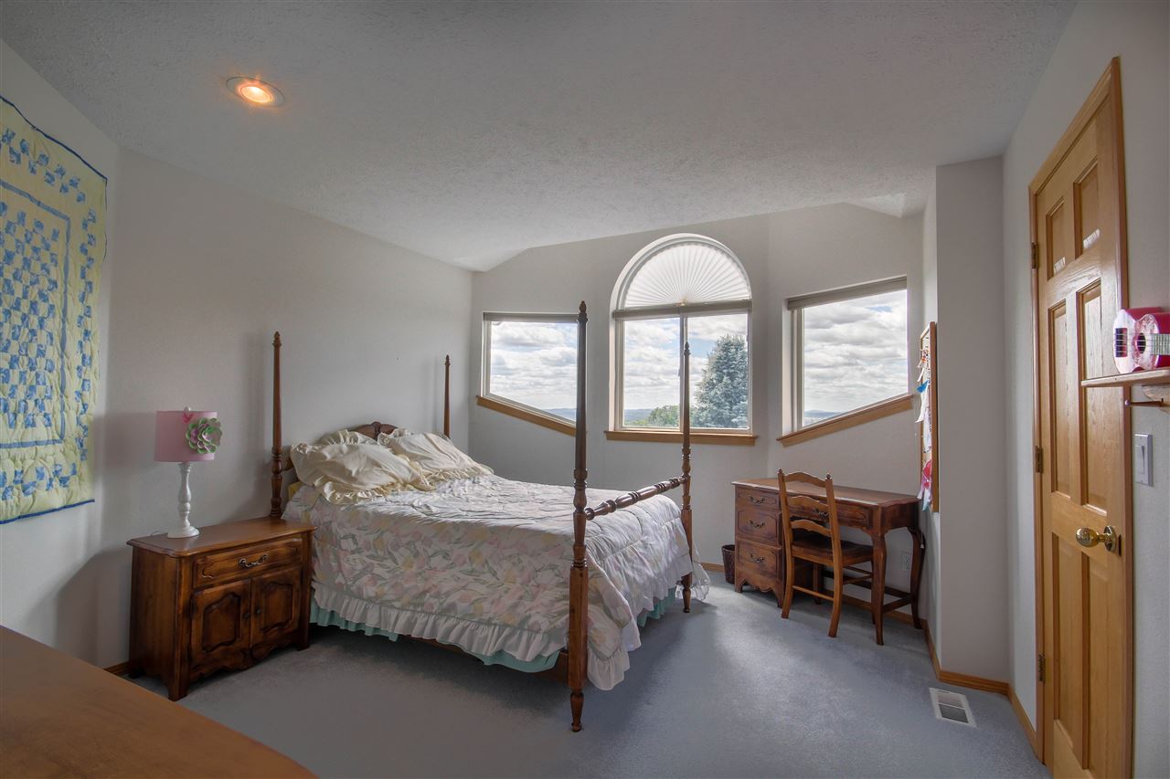 6421 South Dearborn Road Spokane, WA 99223 - Photo 12 of 20