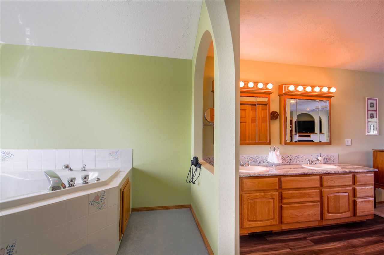 6421 South Dearborn Road Spokane, WA 99223 - Photo 15 of 20