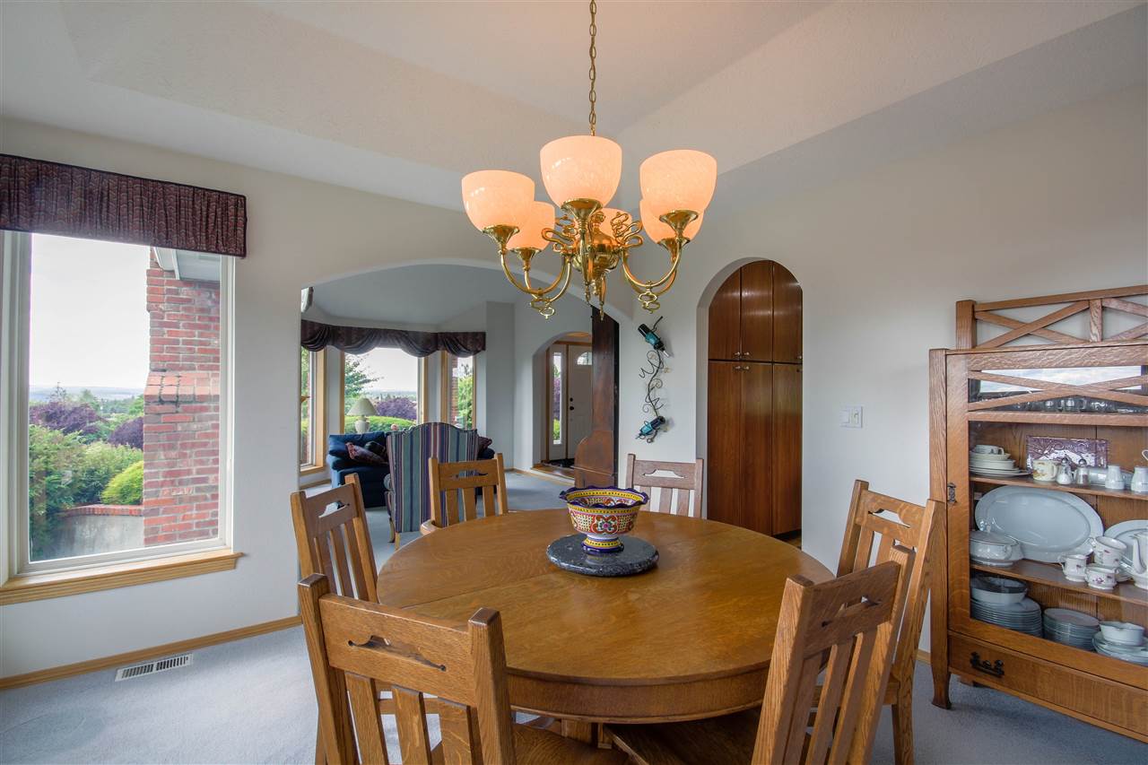 6421 South Dearborn Road Spokane, WA 99223 - Photo 4 of 20