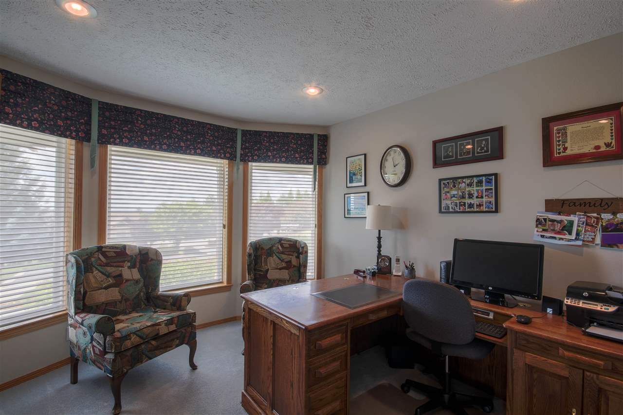 6421 South Dearborn Road Spokane, WA 99223 - Photo 8 of 20
