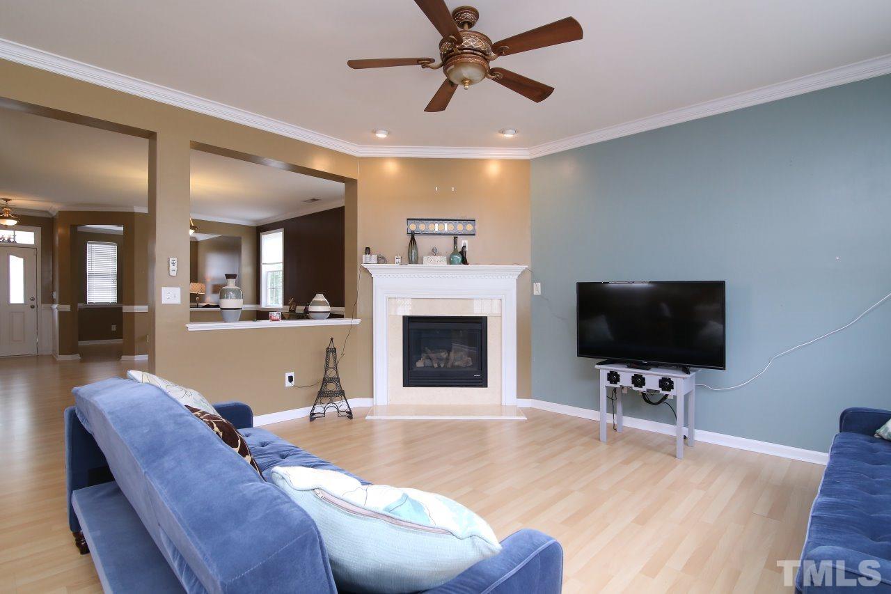 2622 Pebble Meadow Lane Raleigh, NC 27610 - Photo 11 of 25 Gallery Image 11