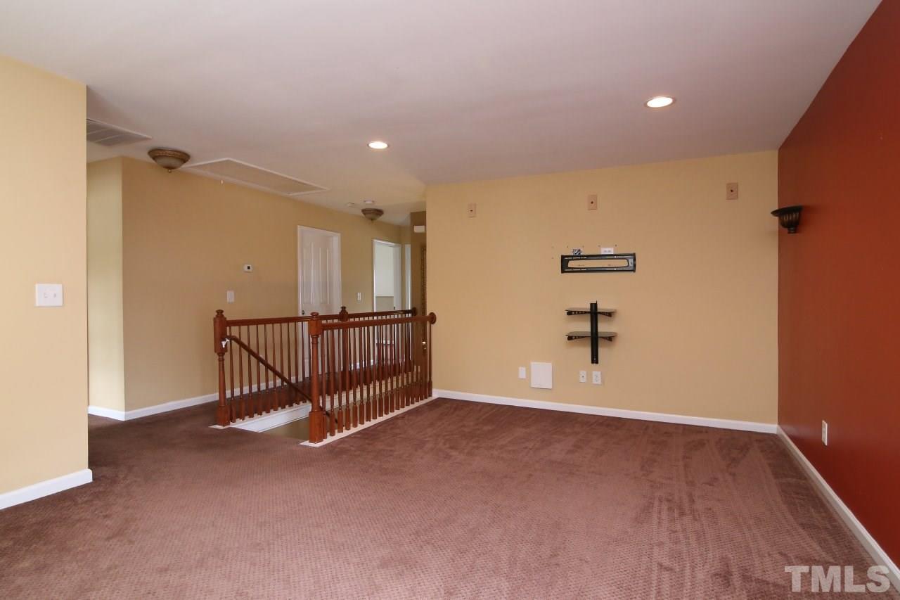 2622 Pebble Meadow Lane Raleigh, NC 27610 - Photo 13 of 25 Gallery Image 13