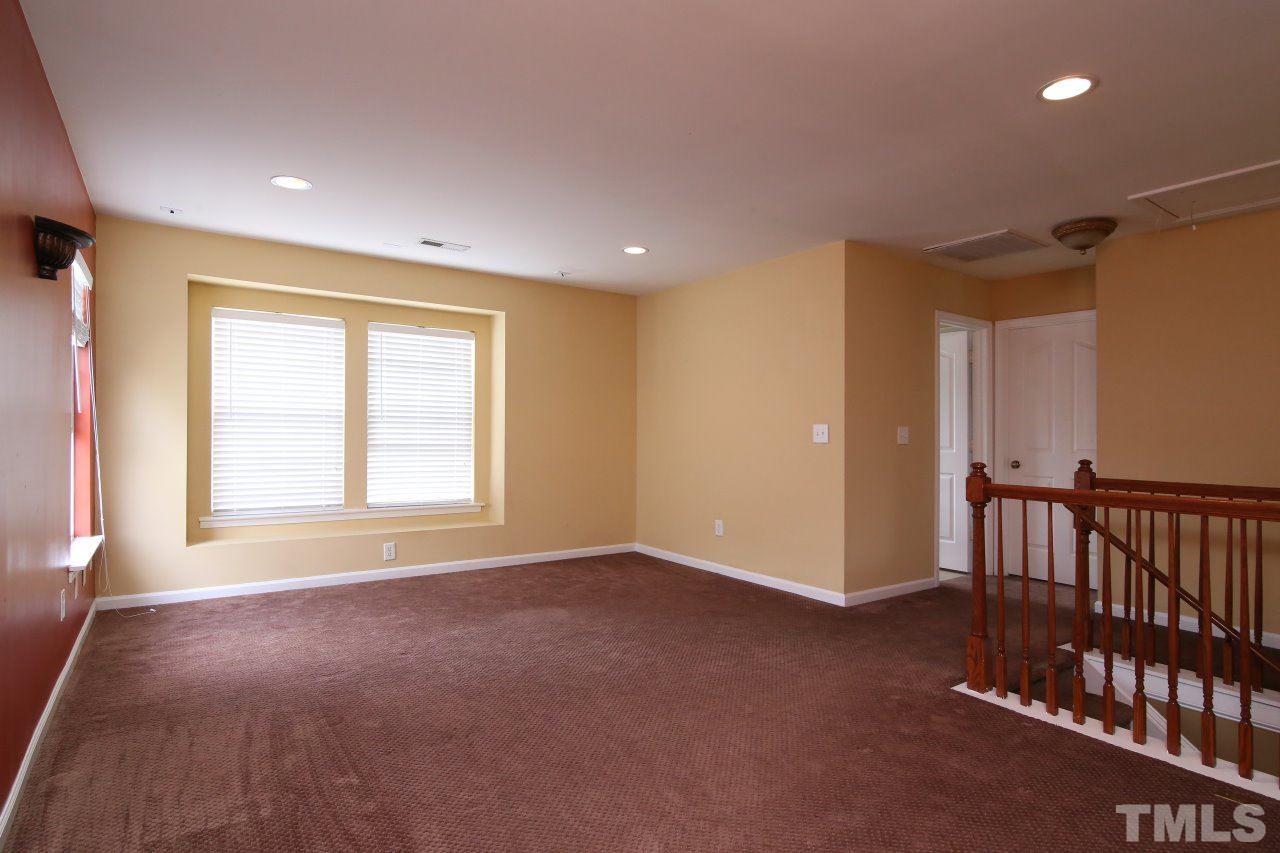 2622 Pebble Meadow Lane Raleigh, NC 27610 - Photo 14 of 25 Gallery Image 14