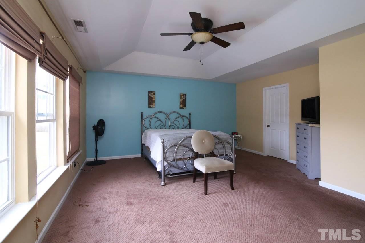 2622 Pebble Meadow Lane Raleigh, NC 27610 - Photo 16 of 25 Gallery Image 16
