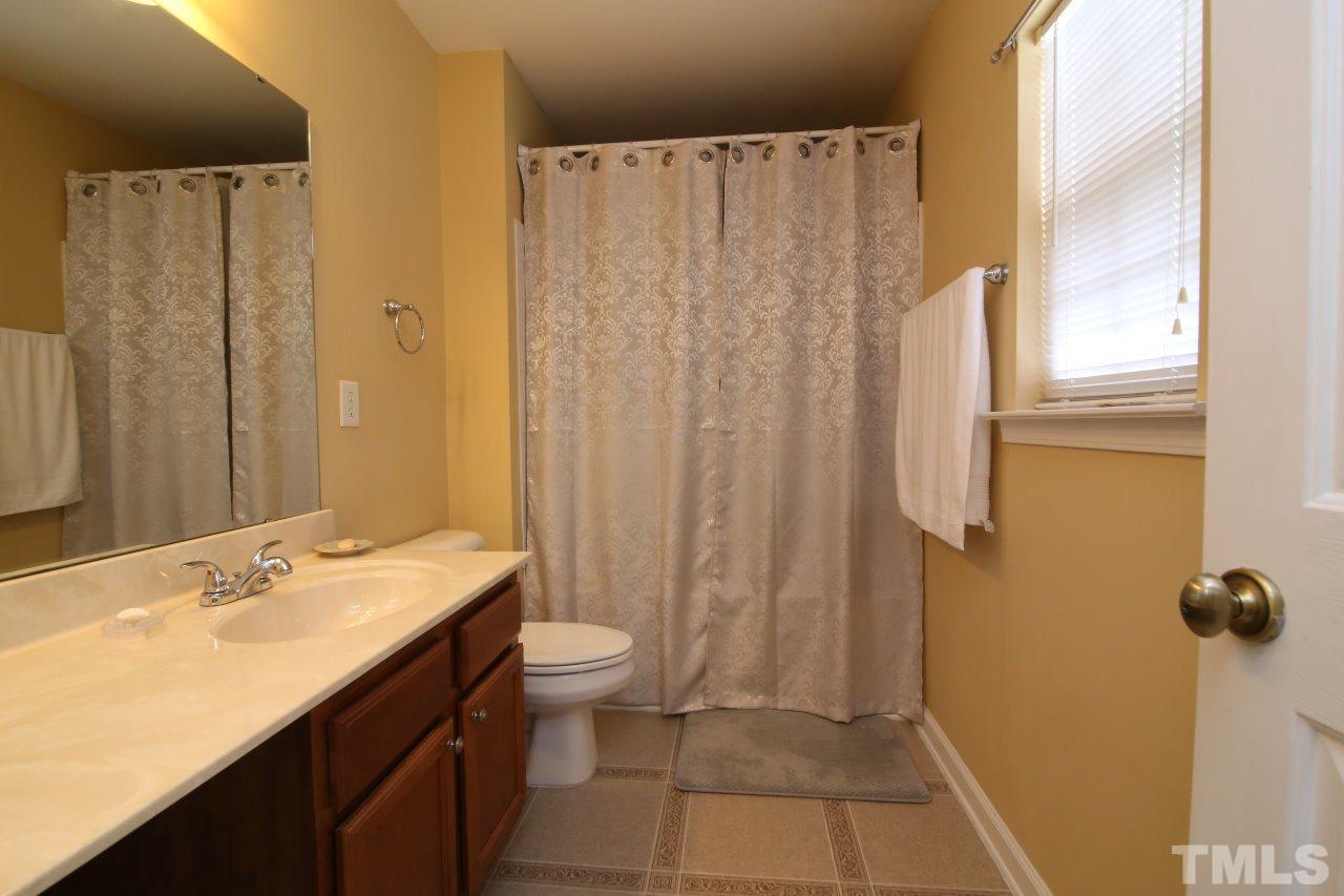 2622 Pebble Meadow Lane Raleigh, NC 27610 - Photo 17 of 25 Gallery Image 17