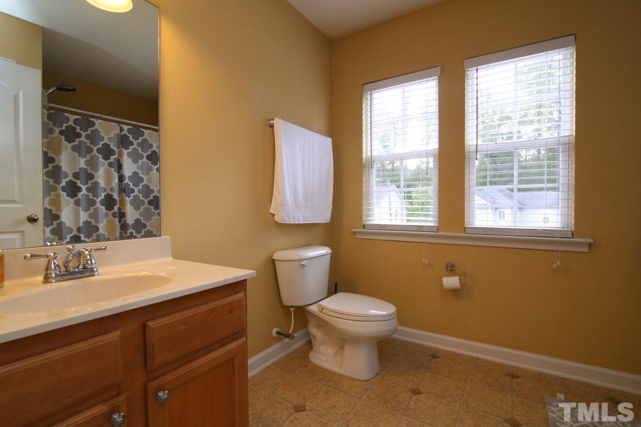 2622 Pebble Meadow Lane Raleigh, NC 27610 - Photo 20 of 25 Gallery Image 20