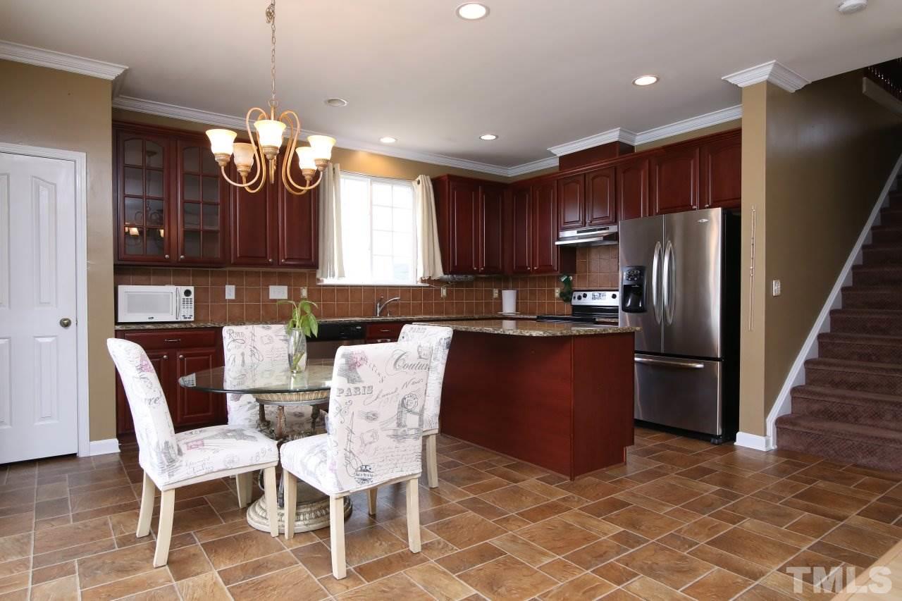 2622 Pebble Meadow Lane Raleigh, NC 27610 - Photo 7 of 25 Gallery Image 7