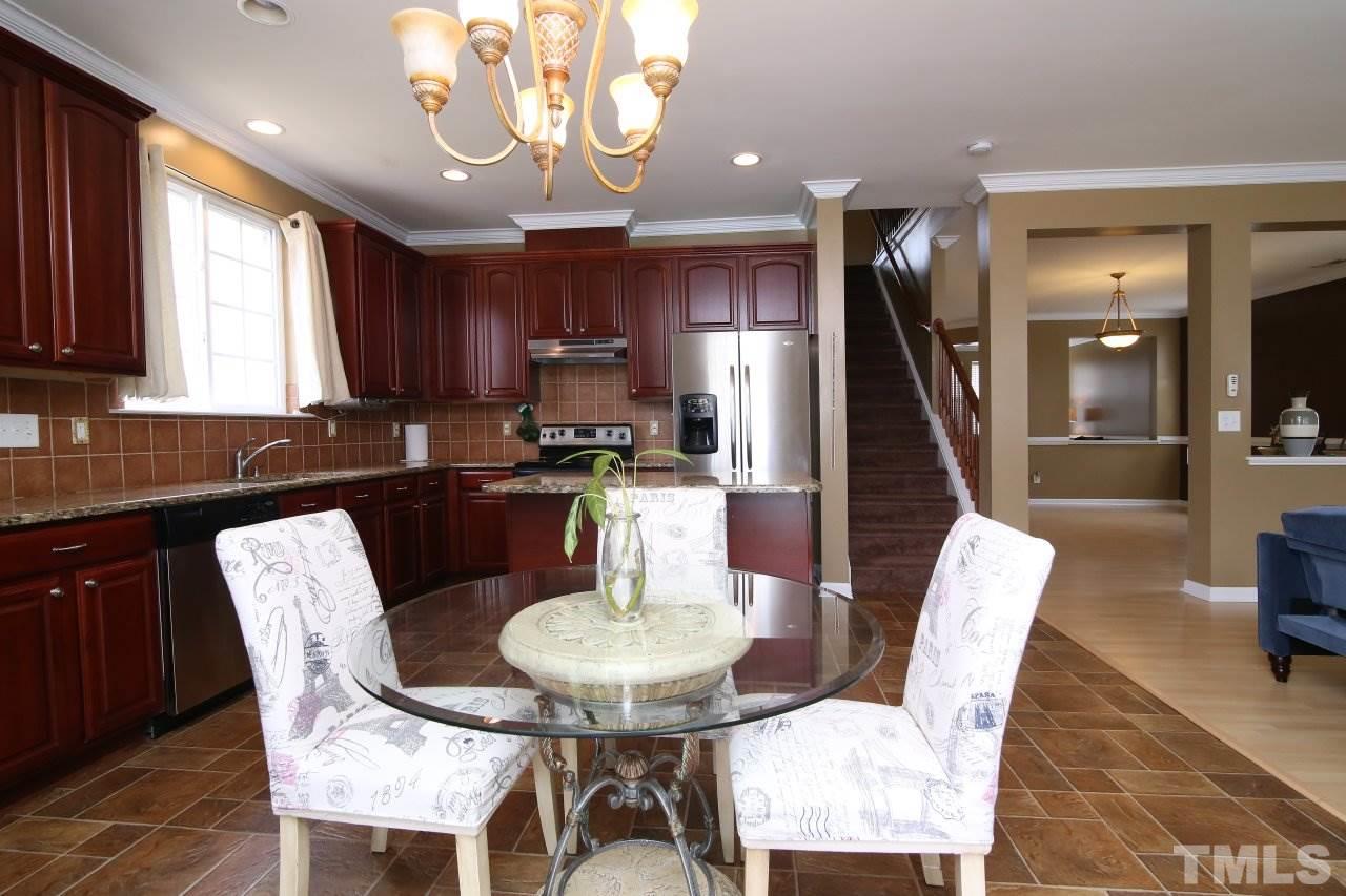 2622 Pebble Meadow Lane Raleigh, NC 27610 - Photo 8 of 25 Gallery Image 8