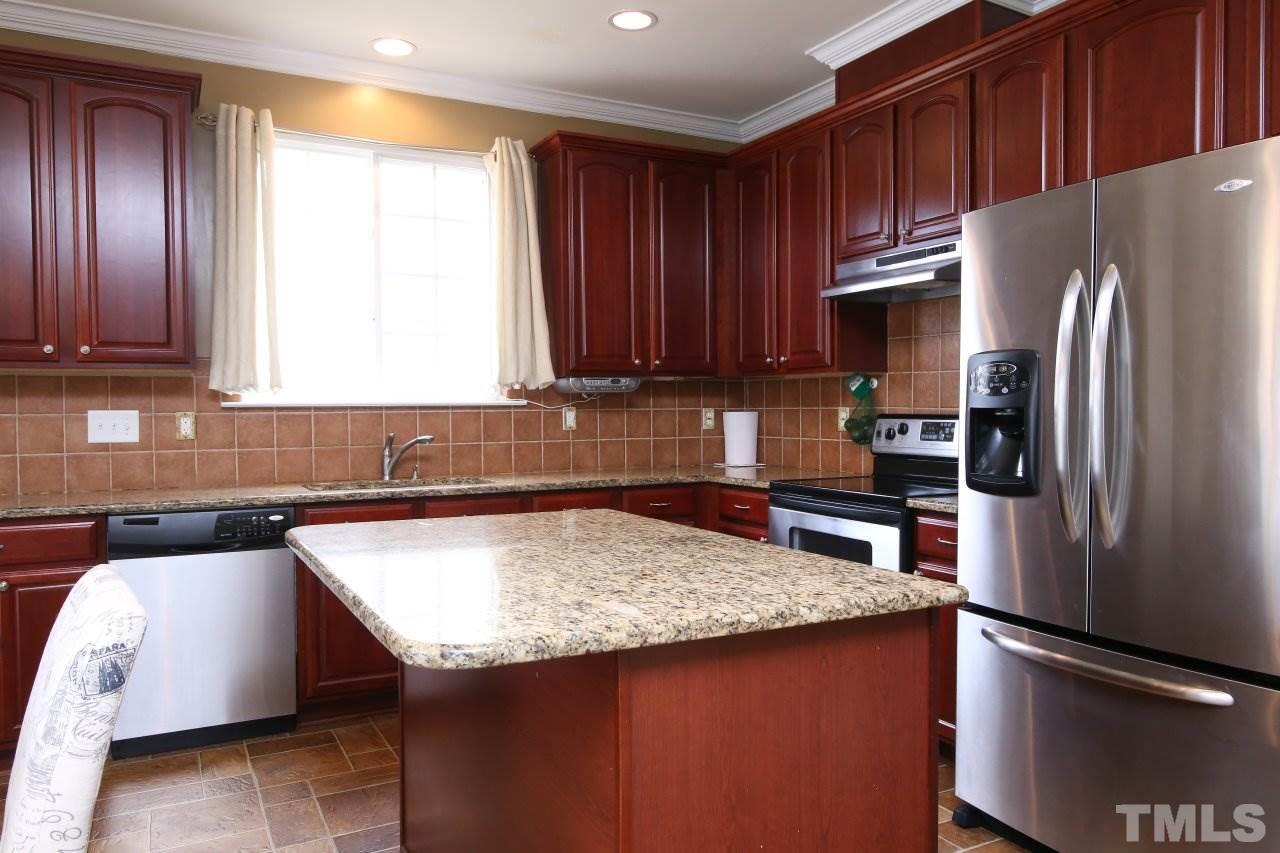 2622 Pebble Meadow Lane Raleigh, NC 27610 - Photo 9 of 25 Gallery Image 9