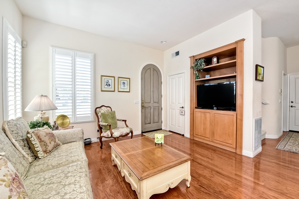 7230 Surfbird Circle Carlsbad, CA 92011 - Photo 5 of 25