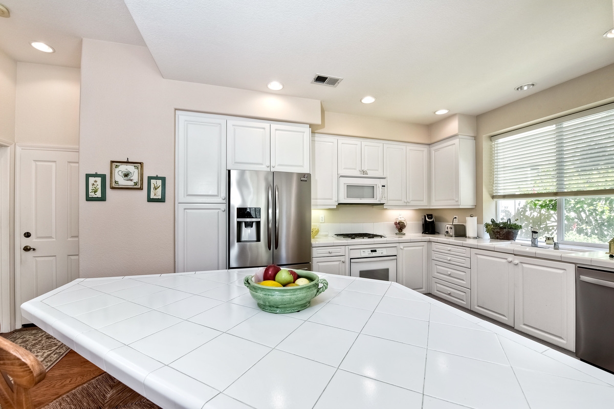 7230 Surfbird Circle Carlsbad, CA 92011 - Photo 9 of 25