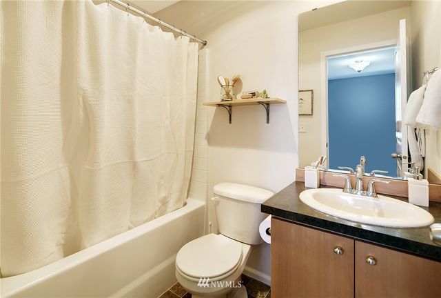 $573,500 | 6522 High Point Drive Southwest, Seattle, WA 98126