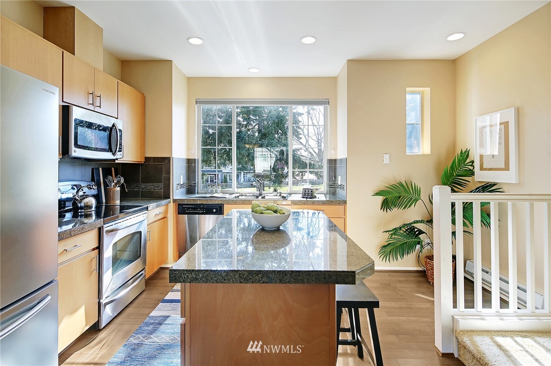 6522 High Point Drive Southwest Seattle, WA 98126 - Photo 8 of 21 Gallery Image 8