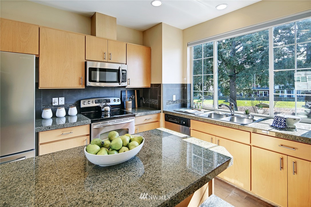 6522 High Point Drive Southwest Seattle, WA 98126 - Photo 9 of 21 Gallery Image 9