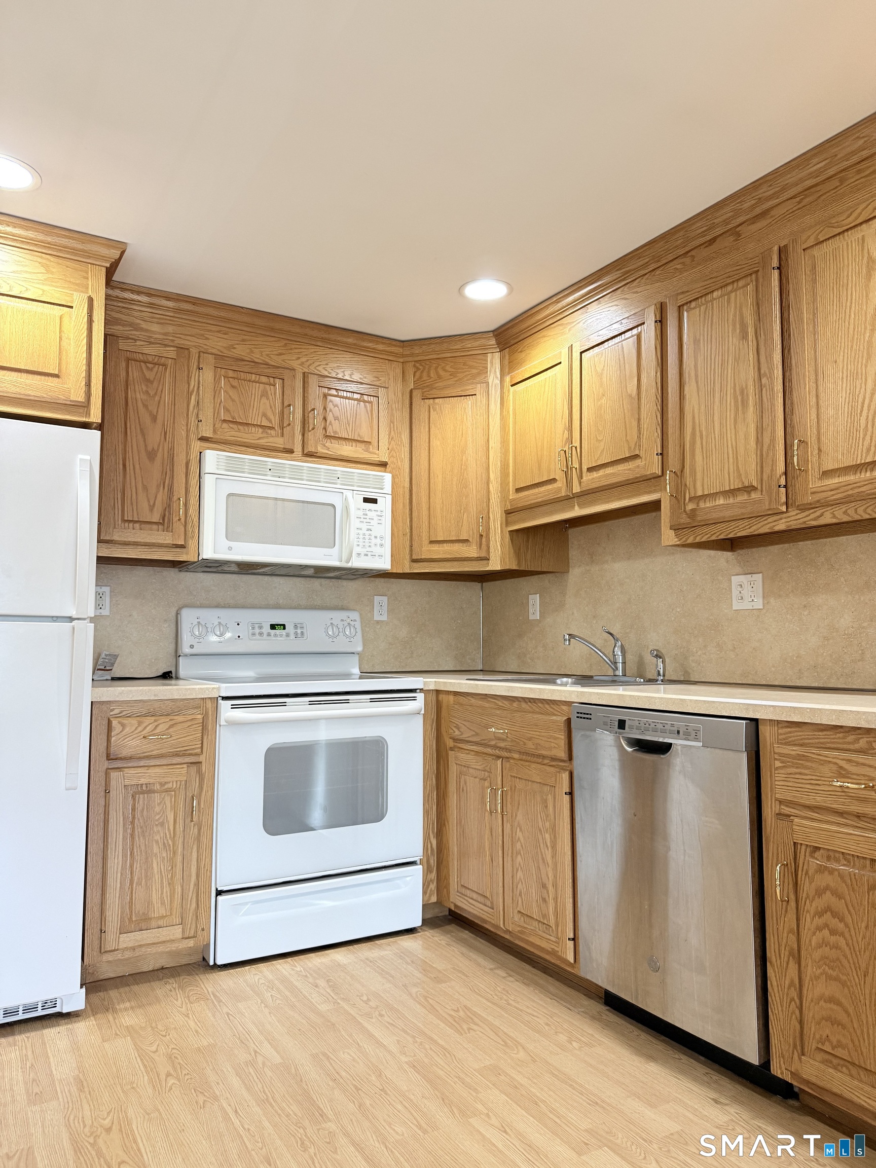 380 Main Street, Unit 13 Wallingford, CT 06492 - Photo 2 of 10