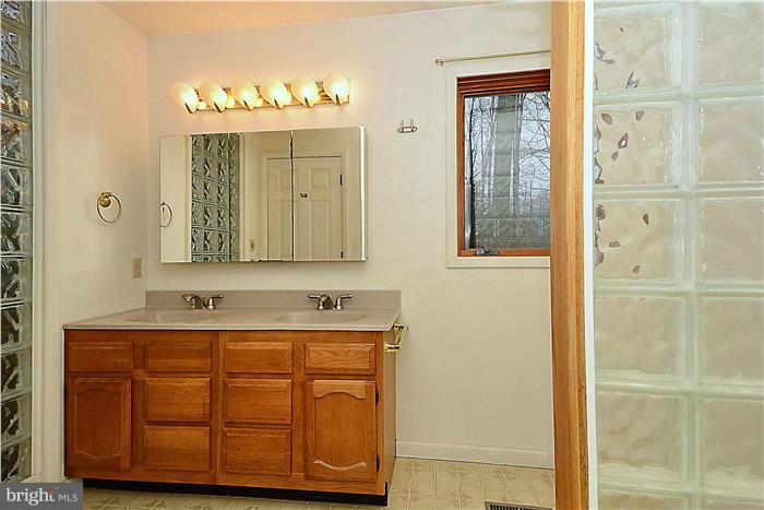 3224 Cragun Road Edgewater, MD 21037 - Photo 22 of 30 Bath (Master)