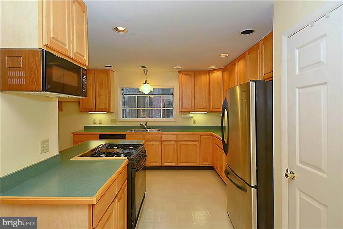 3224 Cragun Road Edgewater, MD 21037 - Photo 6 of 30 Kitchen