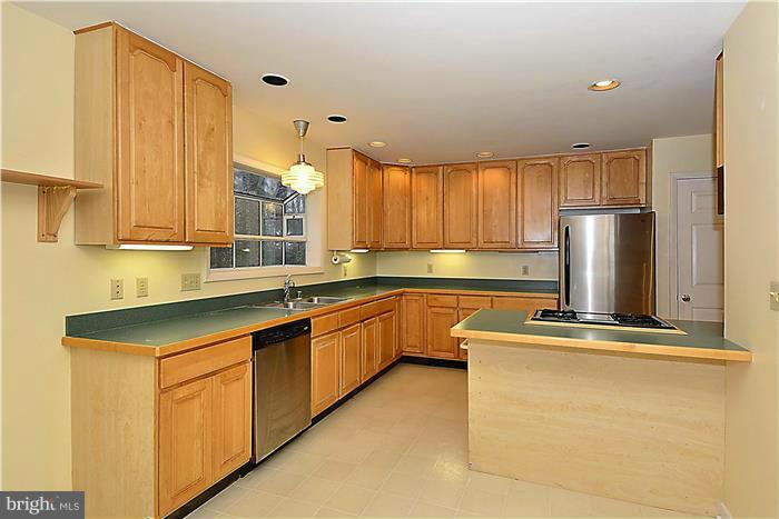 3224 Cragun Road Edgewater, MD 21037 - Photo 7 of 30 Kitchen