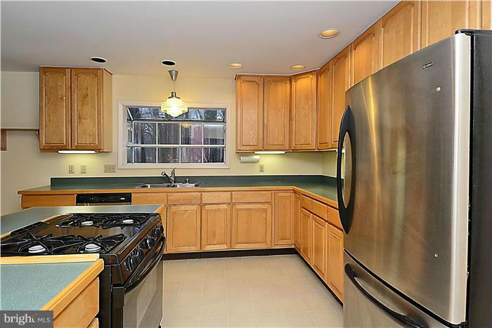 3224 Cragun Road Edgewater, MD 21037 - Photo 8 of 30 Kitchen
